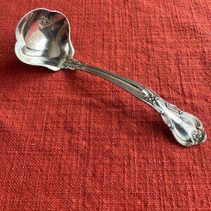 Chantilly Gorham Sterling Silver Cream Ladle 1895 Lion-Anchor-G, approx 5 3/4in